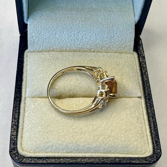 10K Yellow Gold Yellow Sapphire & Diamond Ring Size 7 - Picture 7 of 8